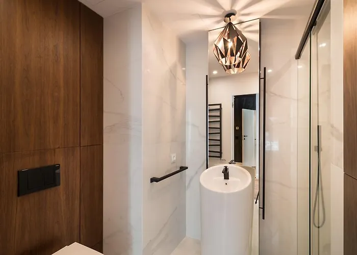 Apartment Empire Ovo *