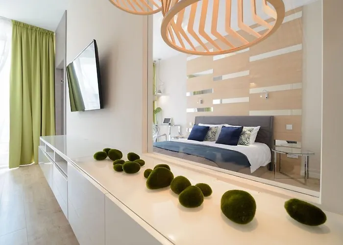 Apartment Empire Ovo