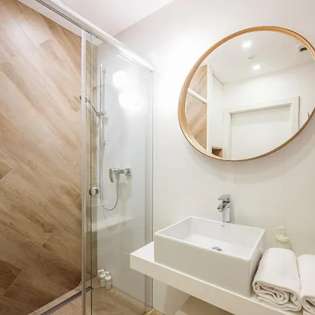 Empire Ovo Apartment *