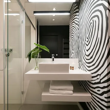 Apartment Empire Ovo Breslau