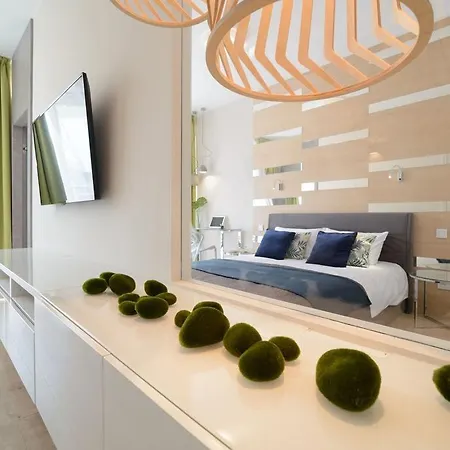 Apartment Empire Ovo