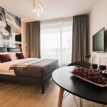 Empire Ovo * Breslau