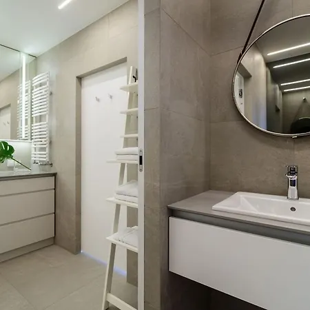 Apartment Empire Ovo