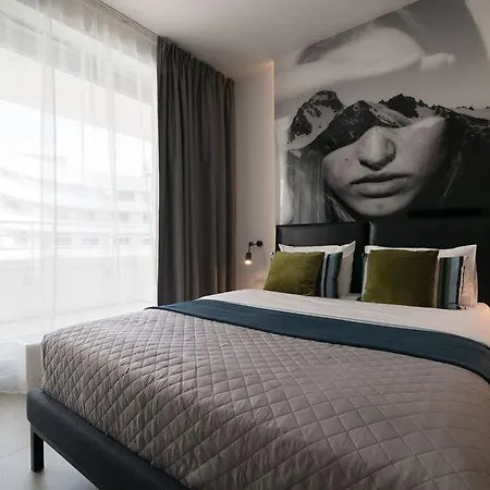 Empire Ovo * Breslau