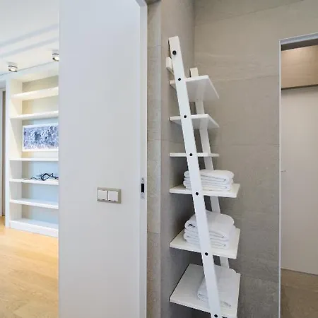 Empire Ovo Apartment *