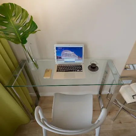 Apartment Empire Ovo Breslau