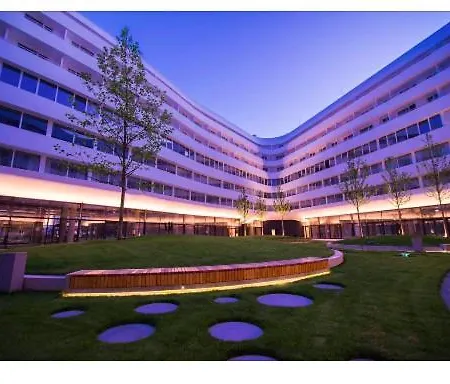 Apartment Empire Ovo Breslau